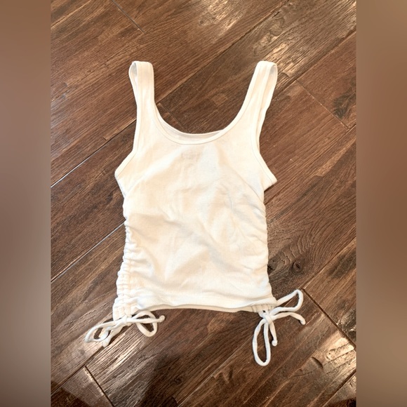 Hollister White Tank Embroidered XS - Picture 4 of 4